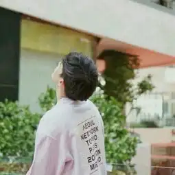 男生头像来抱图