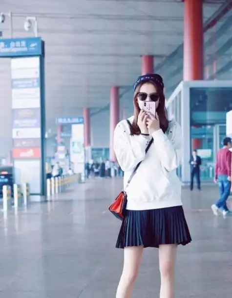 宝妈也要时尚感,跟颖儿孙怡学前卫搭配技巧,不止心动那么简单