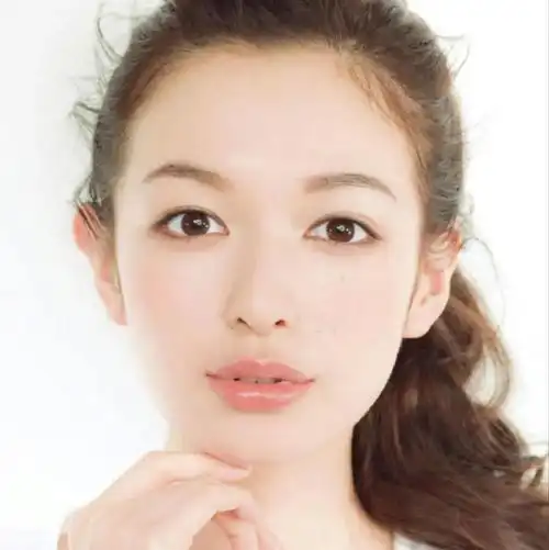 少女都得甜美可爱吗章子怡的清冷系少女感更显高级