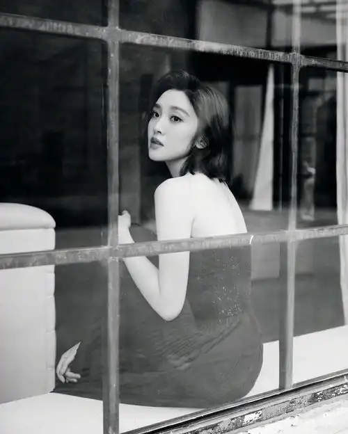 圆脸侧颜氛围感头像