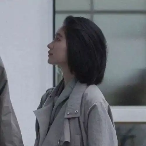 情侣头像你不妨大胆些一次爱两个人