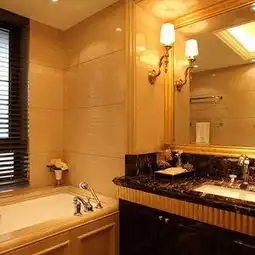 91120平米三居室田园风格绿色系卫生间浴缸效果图