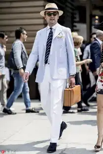 禁欲系三分孝自动放电普通路人也秒变焦点