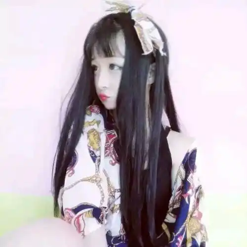 粉白色系女生头像魅影