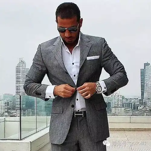 穿正装的男人才是世界上最毒的药