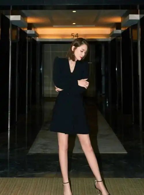 黑色禁欲系西装头像短裙