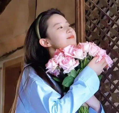 情侣头像捧花黑色系章子