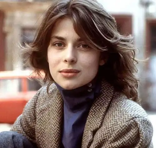 59岁了,她早已经不再是欧洲影坛第一美女了,可曾经是就足矣