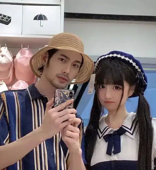 长相很韩系的女生情侣头