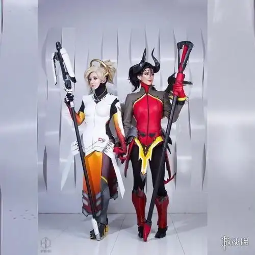 美女cos守望先锋天使与恶魔一正一邪勾人魂魄