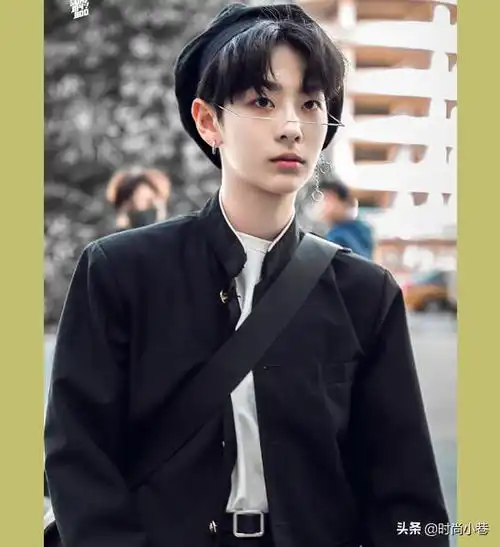 创3刘梦撞脸李钟硕,韩范中性风穿搭,仿佛清冷漫画少年