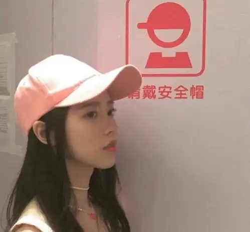 覆面系noise戴黄帽子qq