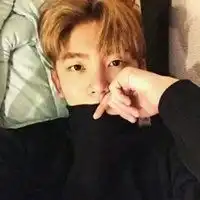 韩国中分男生头像微信头像图片大全