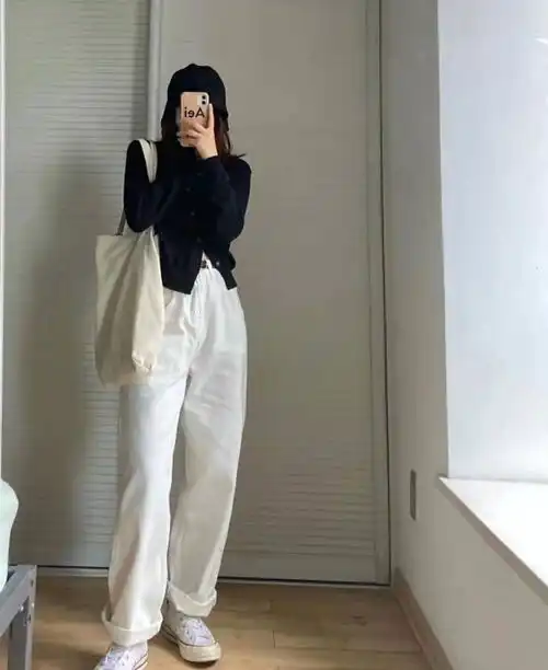 夏天要备一条小白裤,干净有气质,怎么搭都好看