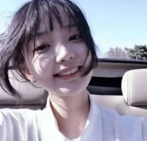 女生心里装着你,会有3个蛛丝马迹,每一个都是真爱呢