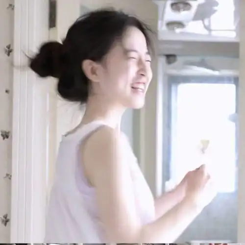 简约系头像女生女郎