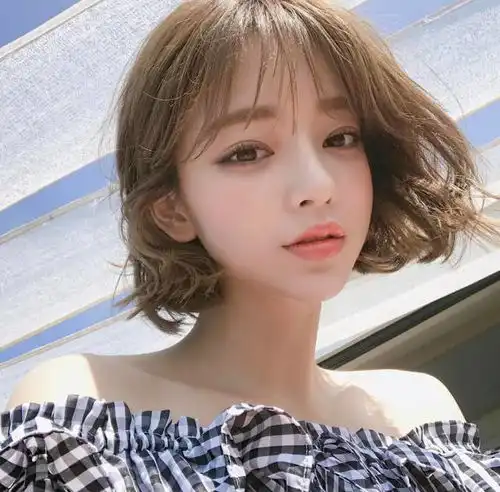 当女生说我想剪个短发时...