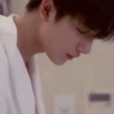治愈系头像男温暖刘帅
