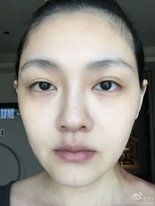 收集一些素颜皮肤状态也特别好的女星图片