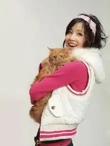 有没有女生抱着猫的qq头像