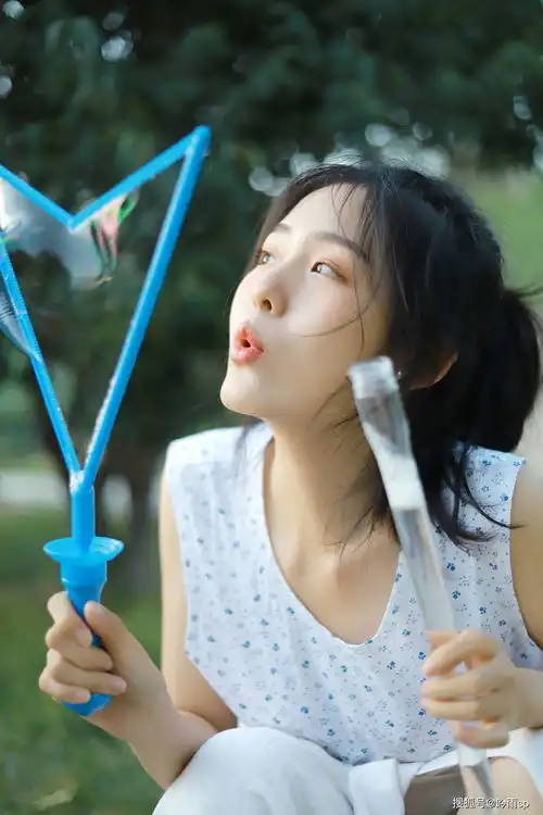 你的眼神太温柔了,笑起来融化了我的少女心