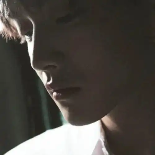 男头34我天生不合群一向话少,时而冷场腾讯新闻