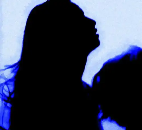 情侣头像克莱因蓝的浪漫