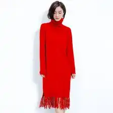 大红色高领毛衣