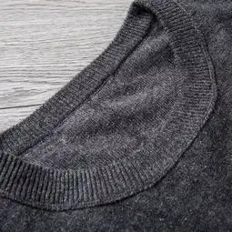 微店即可开拍100羊毛官网主推款纪梵希17年秋冬最新款男士圆领织带装饰红色五角星毛衣