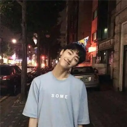 头像男阳光治愈爱笑