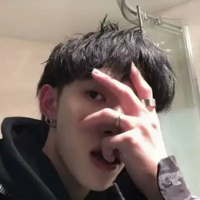 帅气简单优质男头他在对自己进男生头像我要个性网