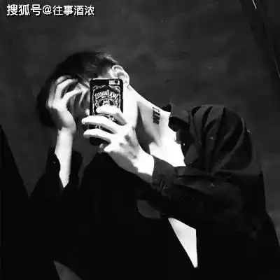 黑色禁欲系穿搭男生文字