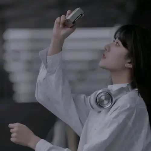 一整个秋天不换的高级头像心动女图