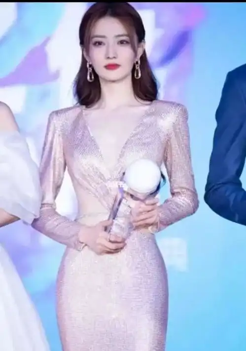 甜美少女系风格头像徐璐