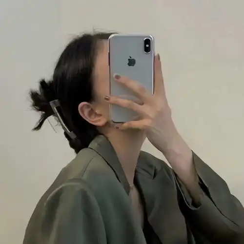 萌系头像女生真人遮脸真