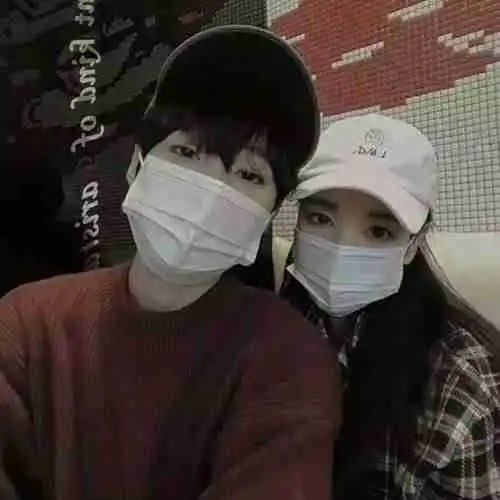 戴帽子的个性女孩头像女生图片微信头像图片大全