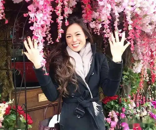 被公主抢走未婚夫,华裔美女离开渣男过得更好,这是真实版流金岁月