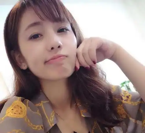 42岁女人自述离婚后找了个90后男朋友,结果让我很恼火