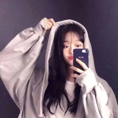 最近很火的社会头像女霸气抖音不一定聪明但也不傻