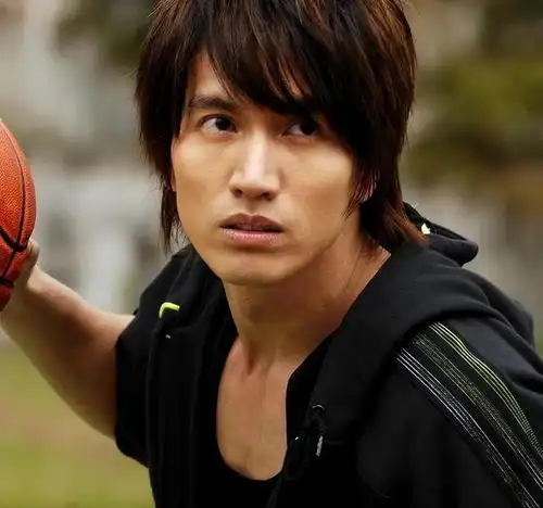 曝47岁言承旭已无法行走,膝盖积水肿大,暂时停工休养