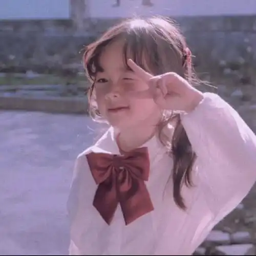 请问这个很火的一直做头像的小妹妹叫什么啊