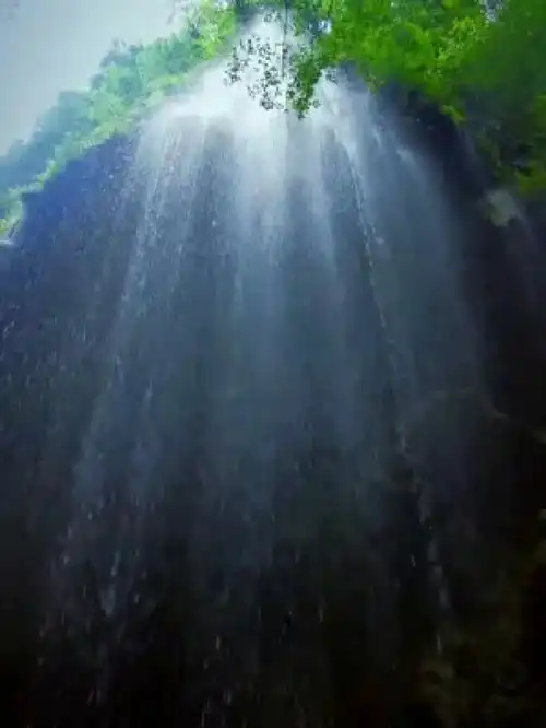 经常发个作品,不为取悦谁,只因某个瞬间美了眼,醉了心,配上一首曲入心,词入骨,情入髓的音乐真的是一种享受治愈系风景