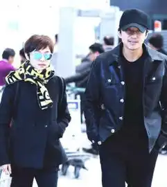 真演技派夫妻双双入围金马奖,孙俪邓超全黑情侣装现身机场引围观