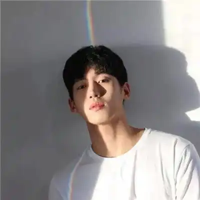 失落伤感头像男高清无水印一个人陷入深深的沮丧与失落