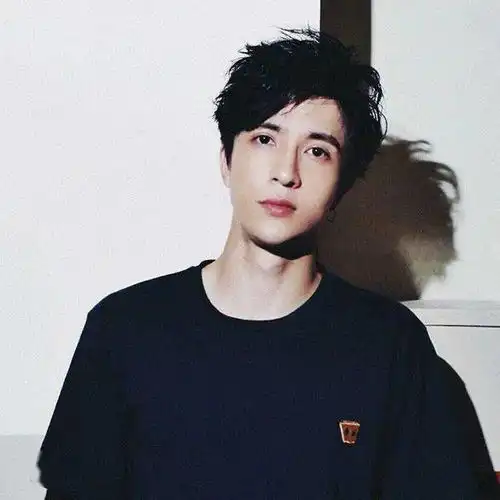 头像好烦,我下辈子想做个公主虽然这辈子也是