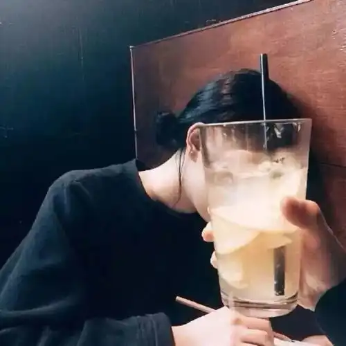 超温柔的蓝色系头像男冷