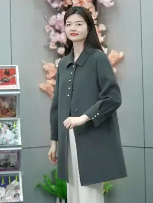 韩系头像肤色羊绒大衣