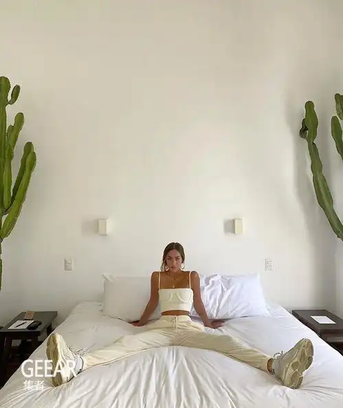 这条普通的居家裤,成了最近ins女生的慵懒穿搭必备