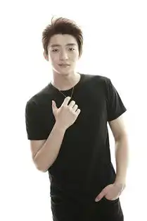 coreone亮相盛典诠释黑色系轻熟少年感