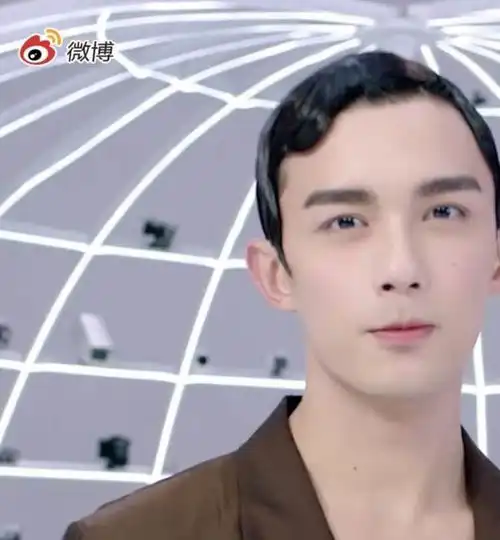 人类高质量男性,梳着油头耍流氓